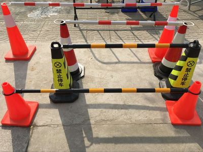 交通設(shè)施關(guān)鍵組件 PVC路錐連接桿、可伸縮連接桿與道路隔離連接桿的專業(yè)制造與批發(fā)